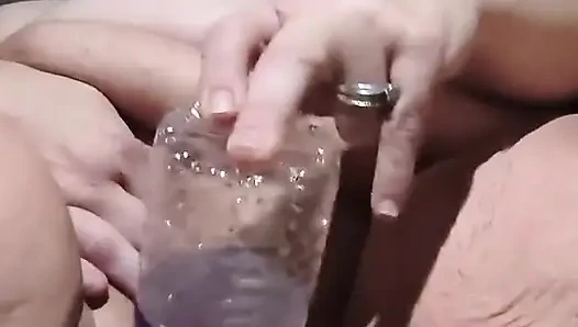 Pelacur ngentot pakai botol lagi!