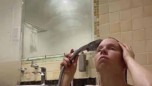 Vajinamı tamamen pürüzsüzce tıraş et