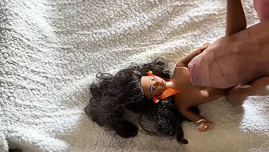 Ateşli zenci barbie bebek dölleniyor