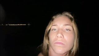 Seks dengan orang asing di pantai