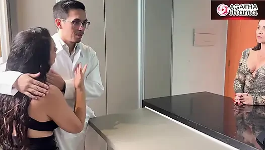 Agatha Mama Dalam Temanku Luiza Ambiel De Fogo - Dokter Tetangga Menidurinya Dengan Segalanya!