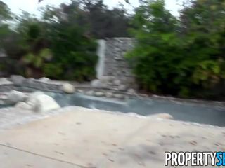PropertySex - Fucking incompetent real estate agent outdoors