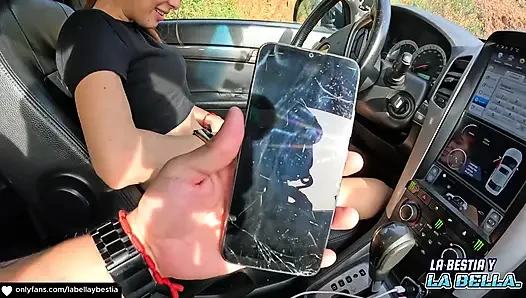 18 yaşındaki kadın; Vajinası titreşirken arabasını sürüyor ve herkesin içinde anal sikişiyoruz!!