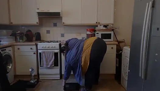 SSBBW wiegt im April 2021 Ergebnisse