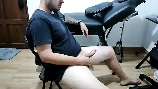 Komşumun karısı beni mastürbasyon yaparken gördü ve onu sikmemi istedi