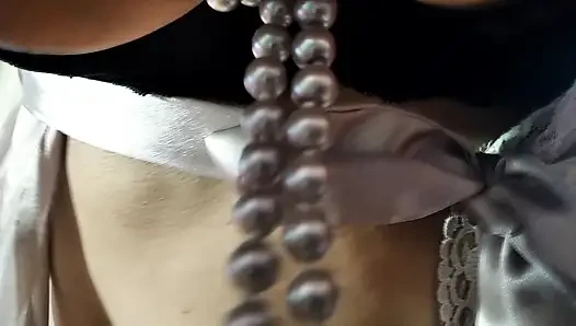 Sürtük ve kaltak karım, büyük meme uçlu güzel büyük doğal göğüsleri ve yarağım tatlı ağzına ve anal tıkaçlarına...