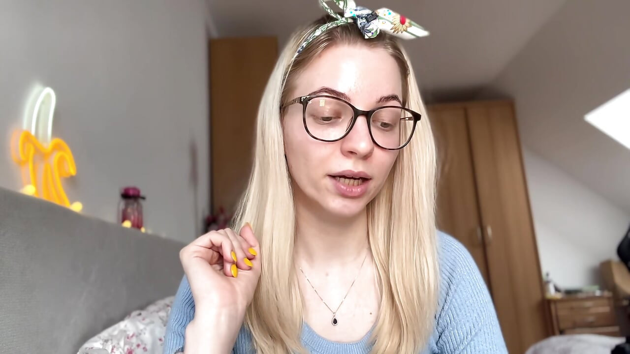 Eu o drenei de $5329 e um novo saco ysl! (História do findom)
