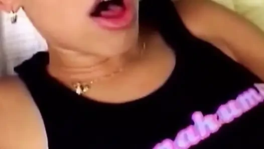 Geile schwarze MILF reitet einen riesigen bbc und wird mit heißem sperma gefüllt