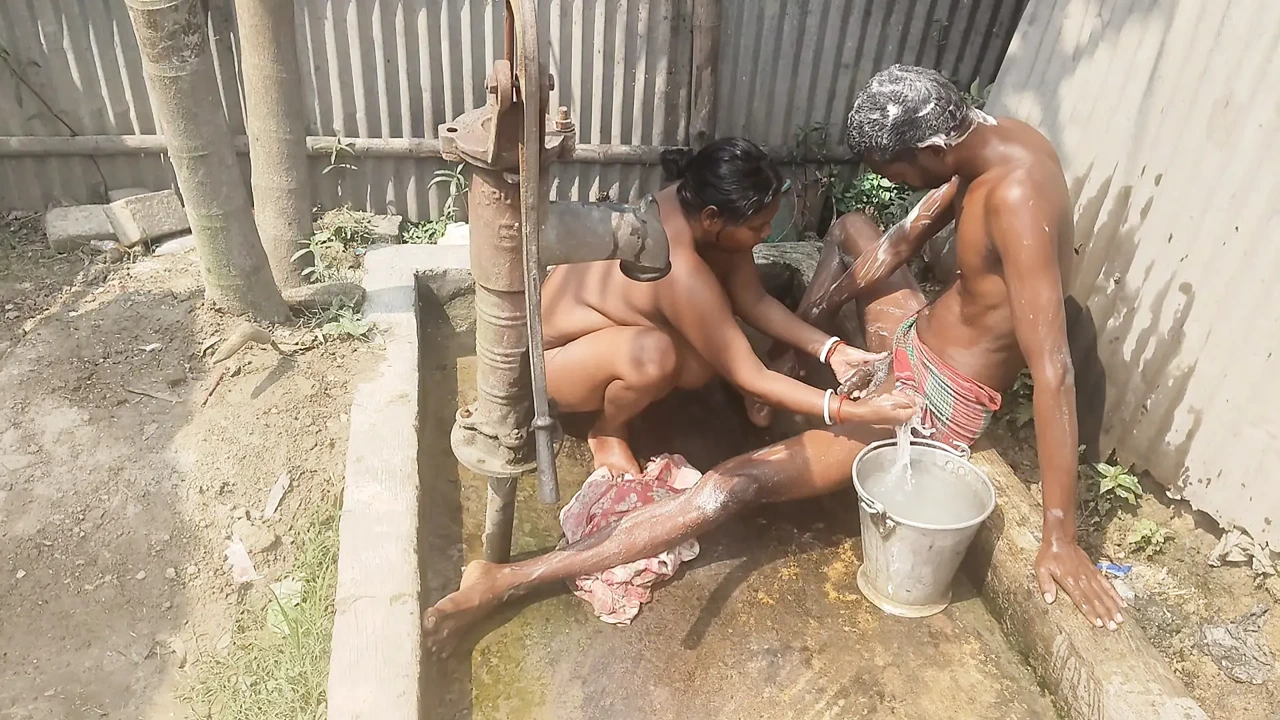 Desi housewife ke sath nahaya aur chudai ki