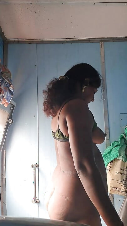 Asijská indická desi tři přátelé mají hsrdcore sexuální se spoluHrdající senzační vjdwo