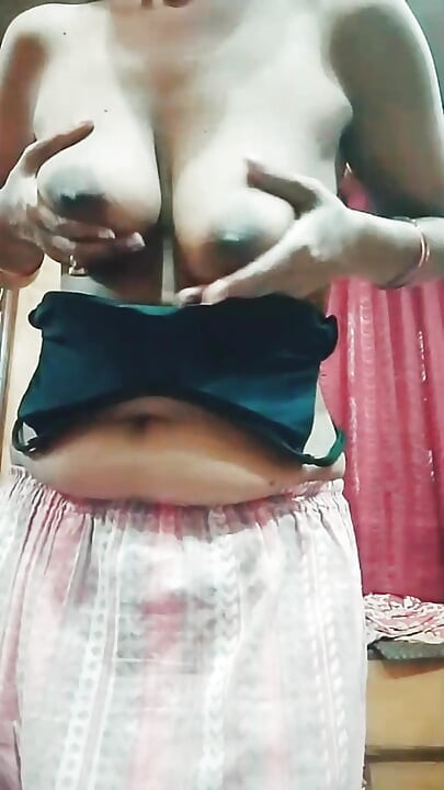 Indian Desi Girl Big Boobs Show