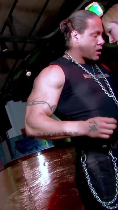 Sofia Valentine_leslie Fox_max Cortes_rob Diesel - Brutalt sexorgie på en natklub i Barcelona | Klip 1