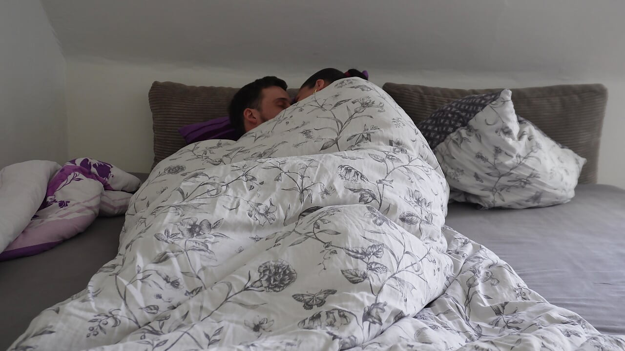 Pakistani-german Gets Hot Afternoon Quicky with Cumshot!