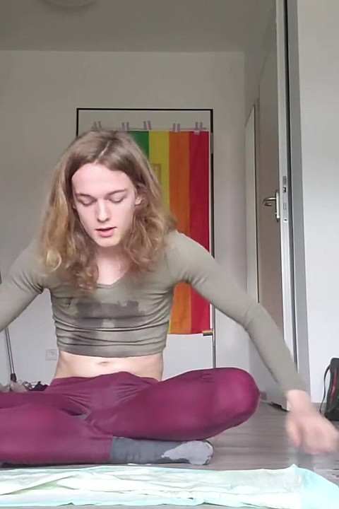 Iar urinăm în aceiași colanți