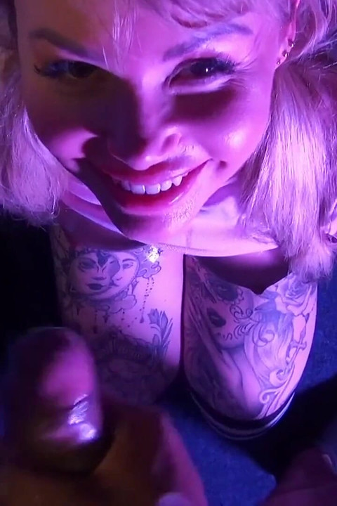 曲棍球荡妇在比赛前需要颜射