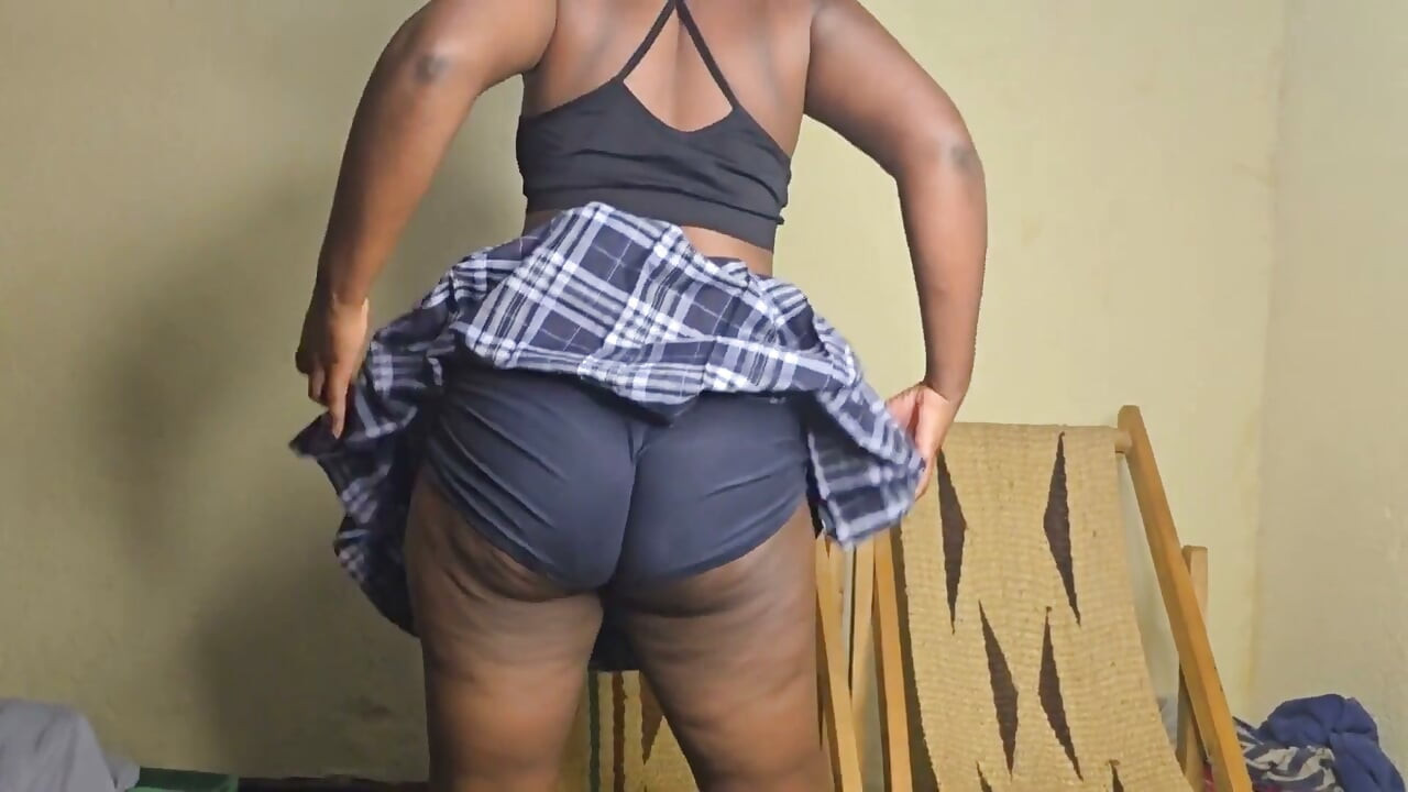 Rich Woman Who Sing in the Choir Masturbate After the Church