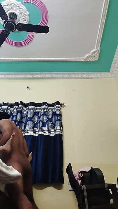 صديقة صديقي خانت صديقها وجعلتني أنيكها كثيرا.