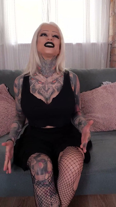 Dicke titten, tätowierte Ivana Hyde wird von Xanders riesigem schwanz gefickt!