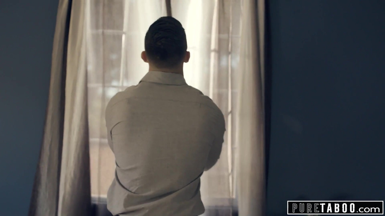 純粋なタブー義理の両親と義理の兄が新しい妹を歓迎