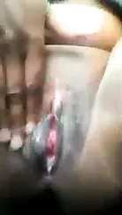小さなマンコの穴