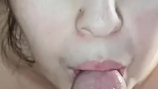 My new stepmom came to visit me at night and gave me a blowjob until I came in her mouth.