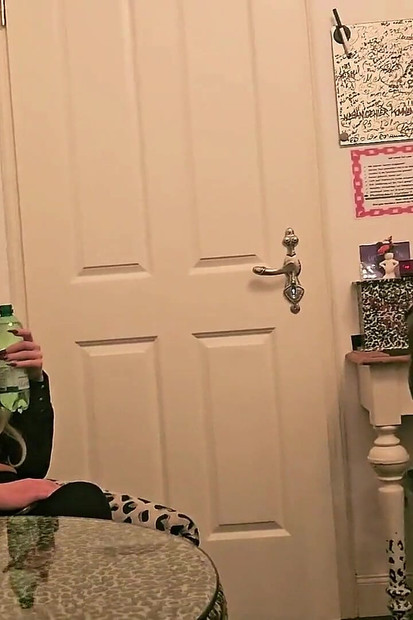 Sheela sinner गंदे बदबूदार मोज़े सूँघ रही है फुटडोमिनेशन बराबर 1