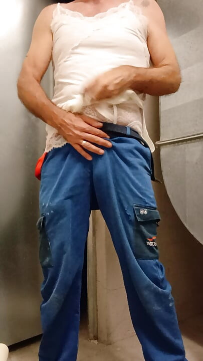 Crossdressing at work - Friday 12:40