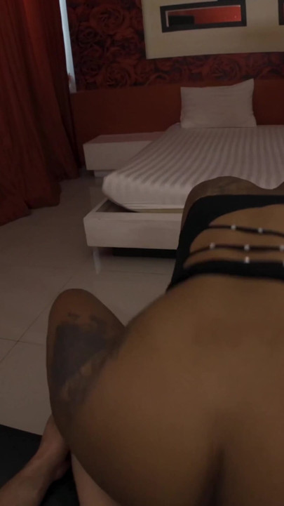 Cewek Asia toket besar dengan sepatu hak tinggi lagi asik seks anal ganas sampai orgasme