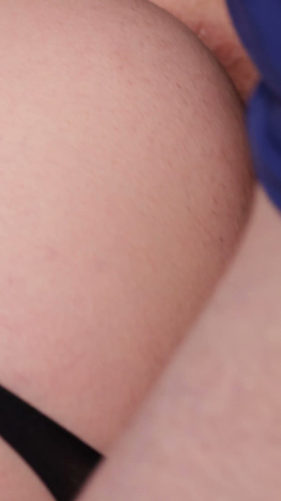 Milf doggy-style closeup pussy fuck and cumshot | Clip 2