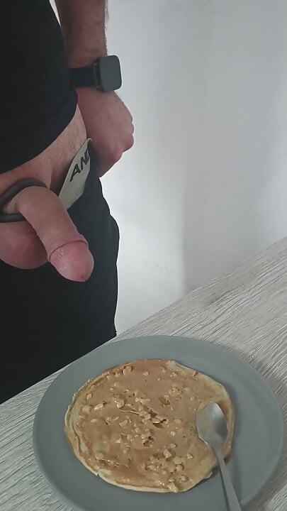 Hand Free Cum In A Pancake