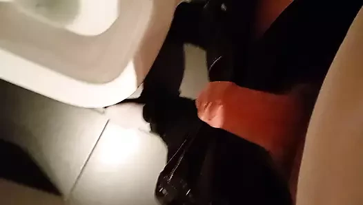Rus adam oynama ve kanepede pissing #14