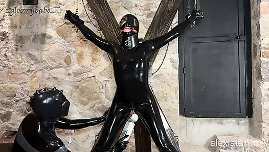 Kasvetli bebek için aşırı zevk t1, vibratör orgazmı ve yüksek sesle inliyor - alex latex