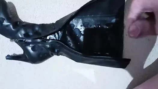 Knee high leather boots fuck and sprinkled with cum