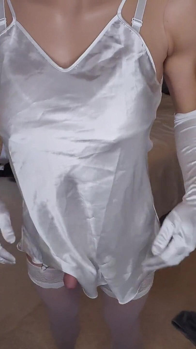 สาวผิวขาวช่วยตัวเอง