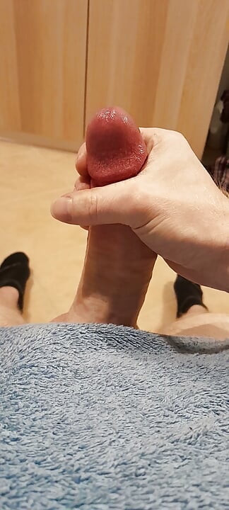 Gay Ginger amateur wank having a cum explosion