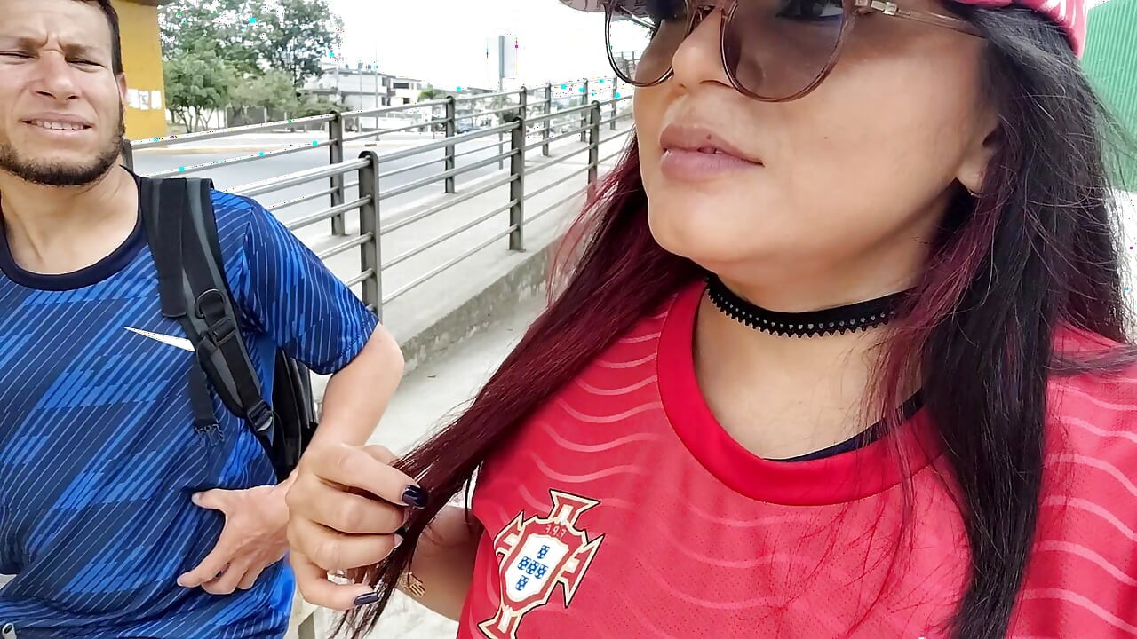 州橋の外でたむろしていた美しい大学生との美味しいアナルセックス。
