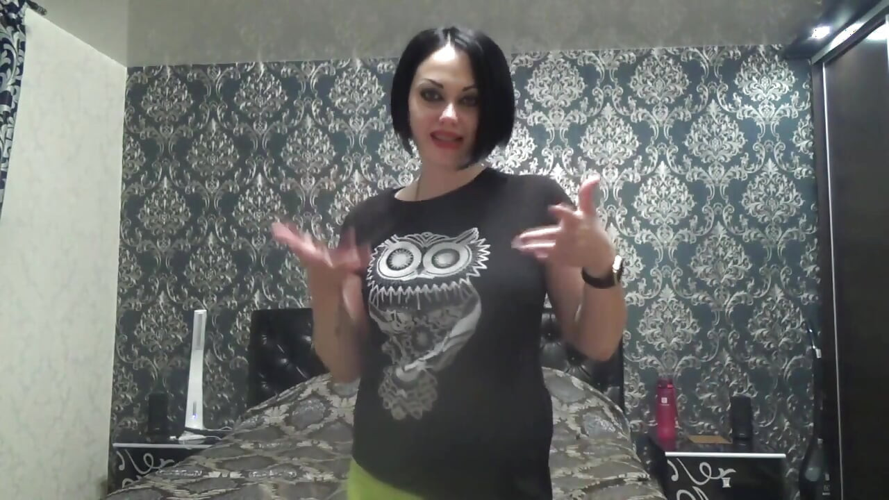 Humiliation, biceps worship, goddess worship for you ! Obey wallet!