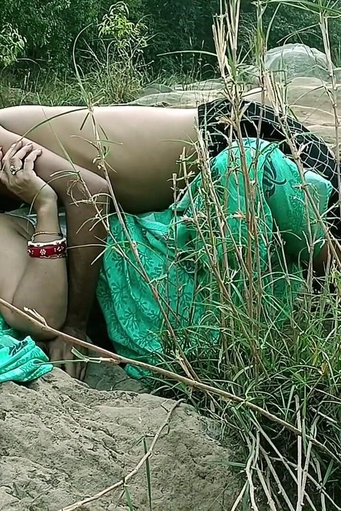 Hot Stepaunty Fucking with 18yo Boy!! Viral Hindi Outdoor Sex