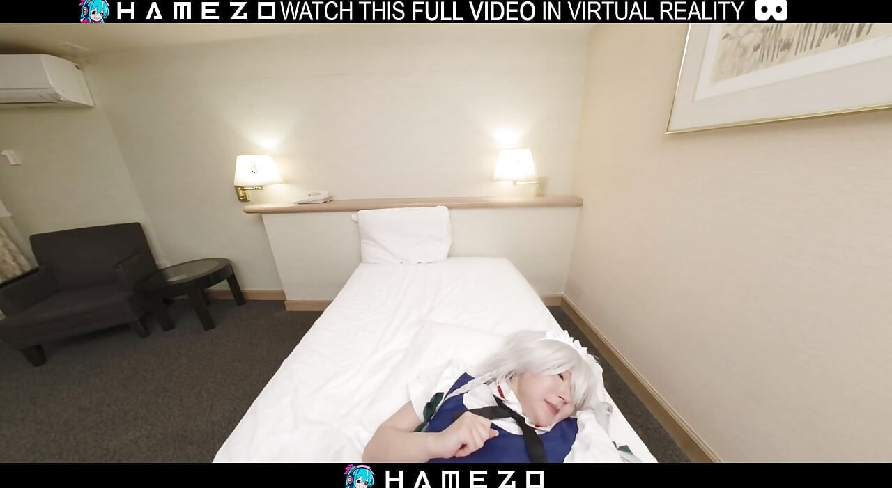 La ardiente criada japonesa Kotone Fujiki se deja follar mientras gime fuerte, en VR.
