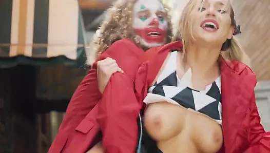 Blake blossom as harley quinn dientot habis-habisan sama joker - parodi cosplay joker