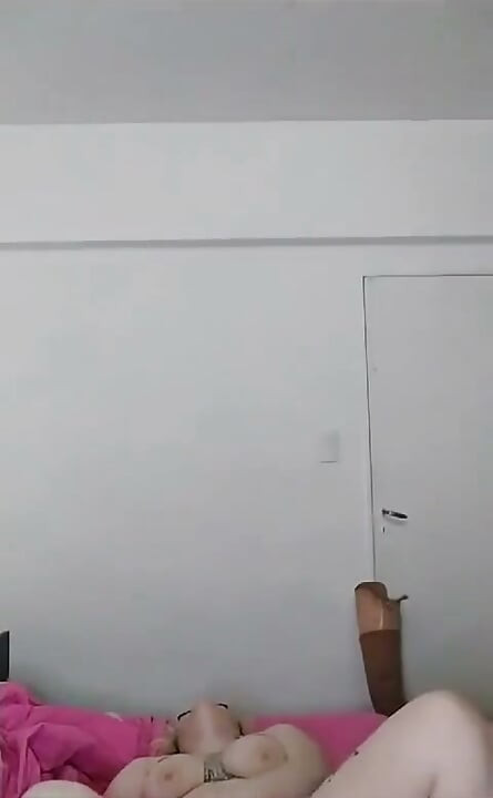 فيديو جديد لاتيني مقطوع الأطراف يصرخ طلباً للديوك