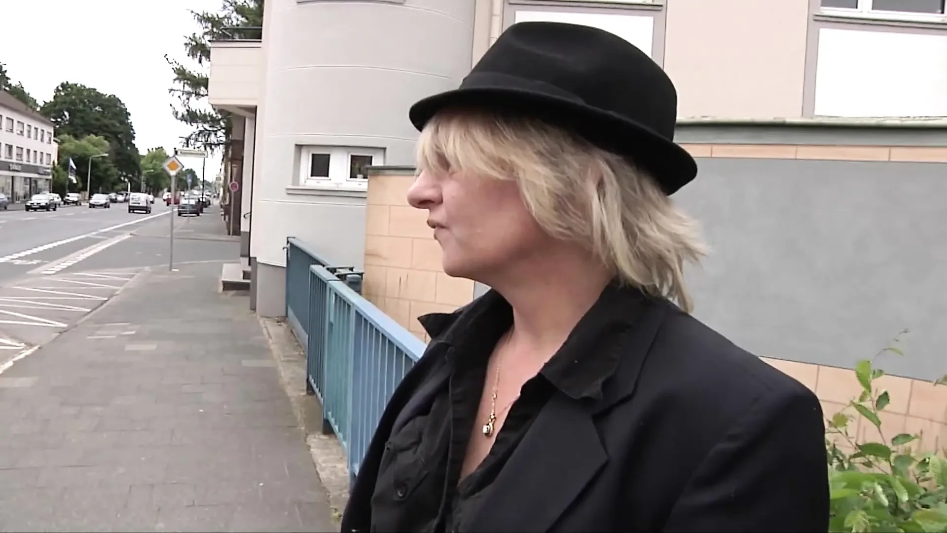 German cougar stuffs herself with a big dildo