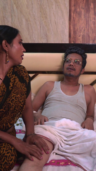 After her husband left, the daughter-in-law satisfied her sexual desire with her father-in-law's penis. | Clip 1