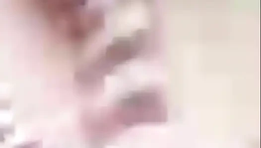 Gadis Asia Pamer Memek Tembam & Toket Besar