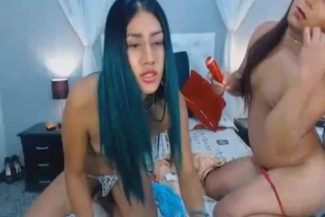 Two Amazing Tranny Having a Nice Show
