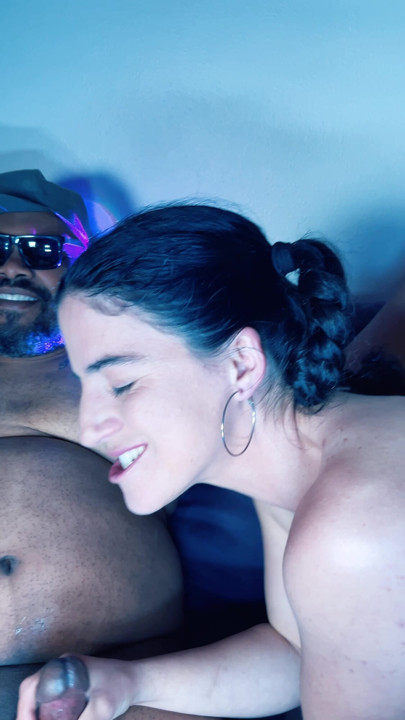 "Sittin' Back" Music Video - GrizzB.Corny featuring Vanessa Cliff