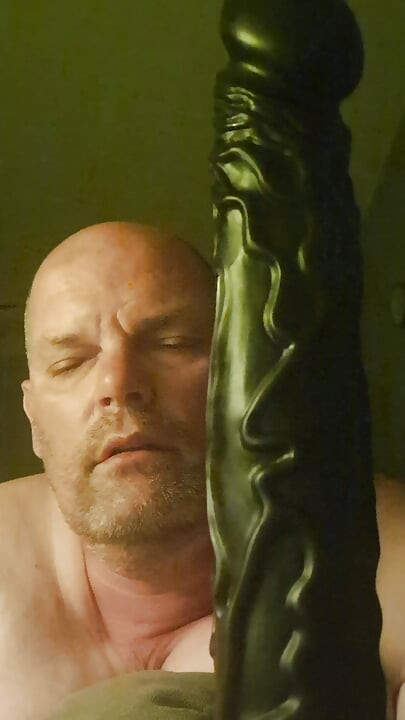 Which one should the slut use next to stretch the hole