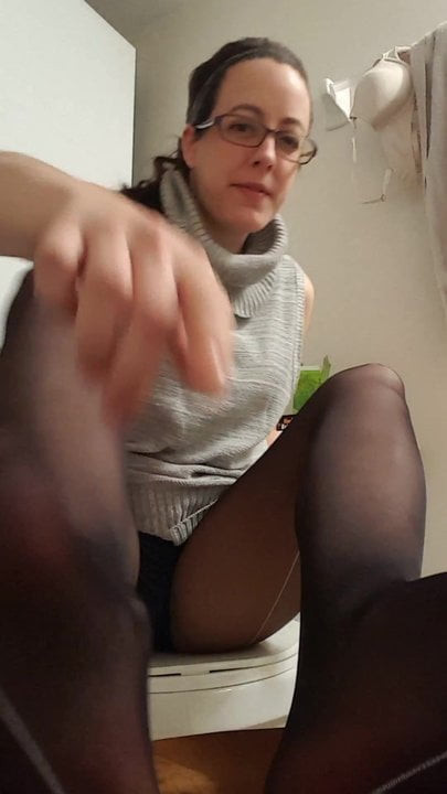 Pantyhosed Bitch Foot Show