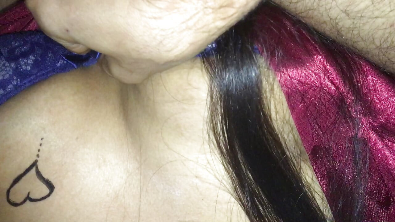 Masturbez pula și ejaculez în gură pe iubita mea