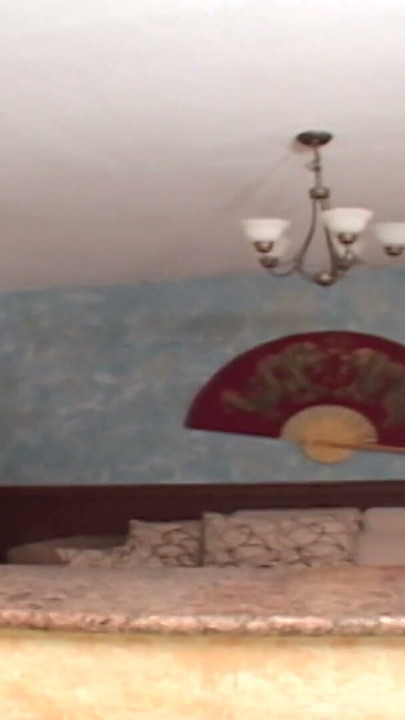Drolja sa ogromnim dupetom kelly devine voli doggy jebanje sa velikim crnim kurcem | Klip 1